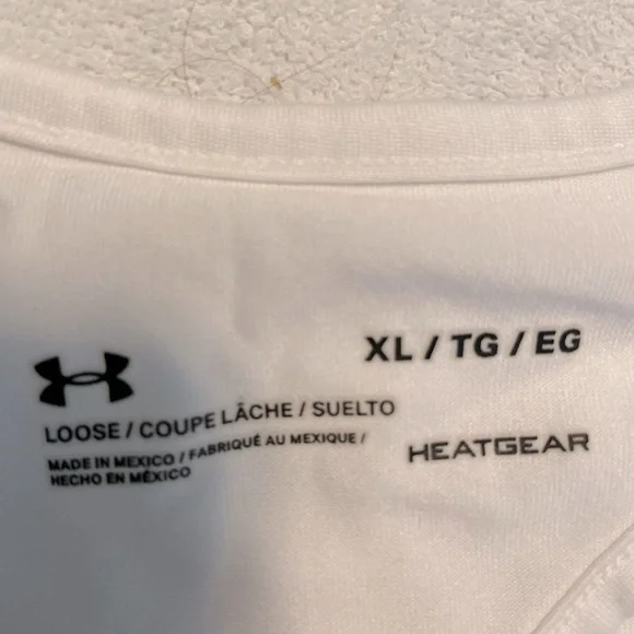 UA Heat Gear women’s Tank - Picture 2 of 3